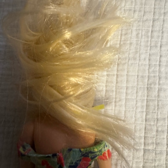 Barbie Made to Move Doll with Flexible Joints & Blonde Hair Blue Eyes W/ Outfit - Picture 11 of 12